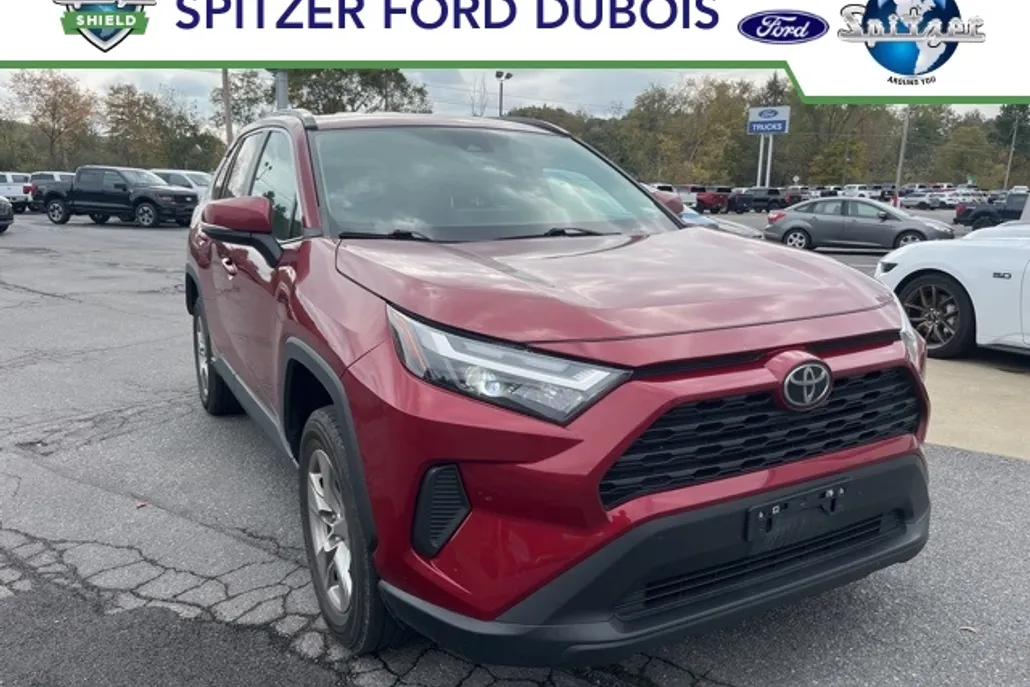 2023 Toyota RAV4 XLE photo 1