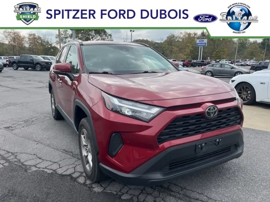 2023 Toyota RAV4 XLE photo 1