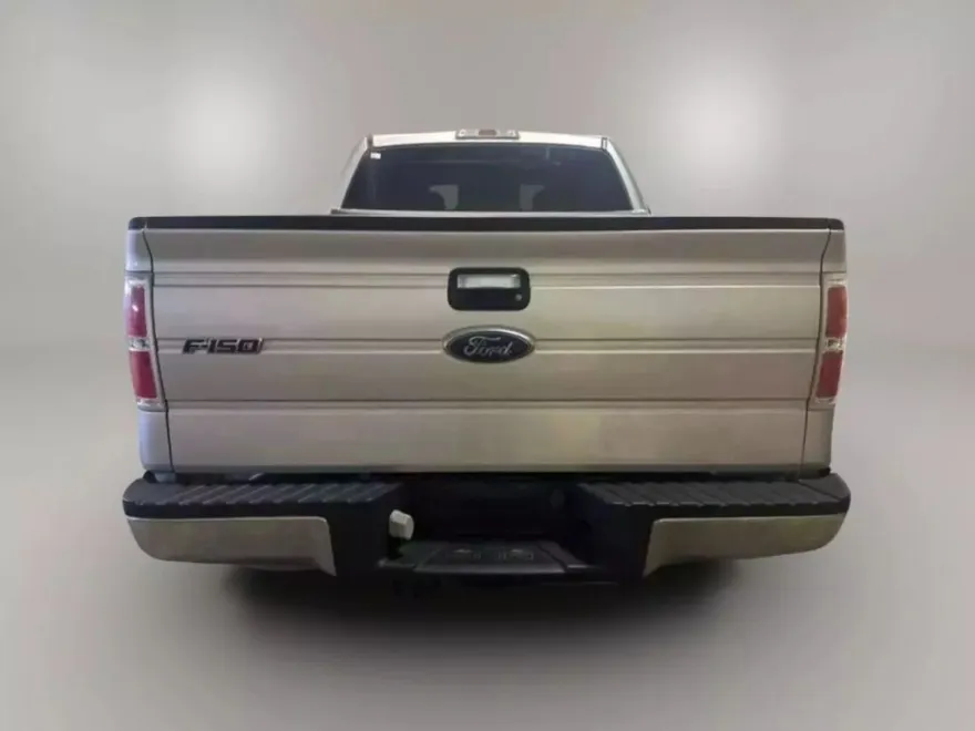 2010 Ford F-150 XLT photo 1