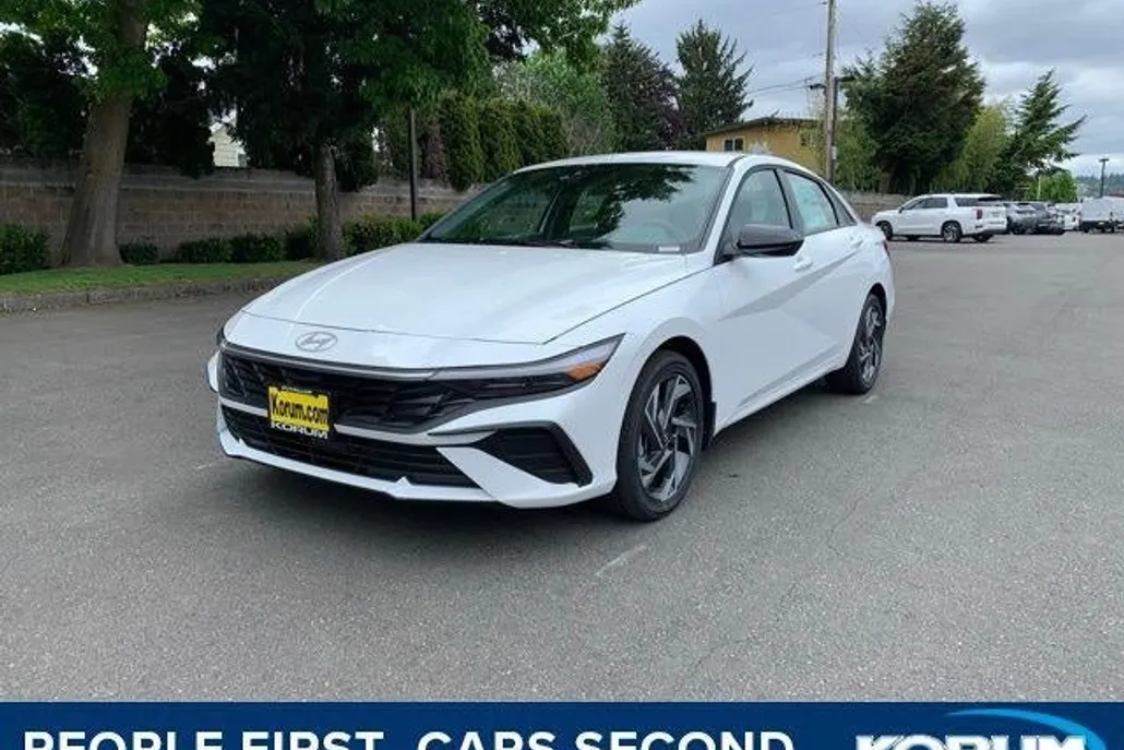 2025 Hyundai Elantra Blue SEL Sport photo 1
