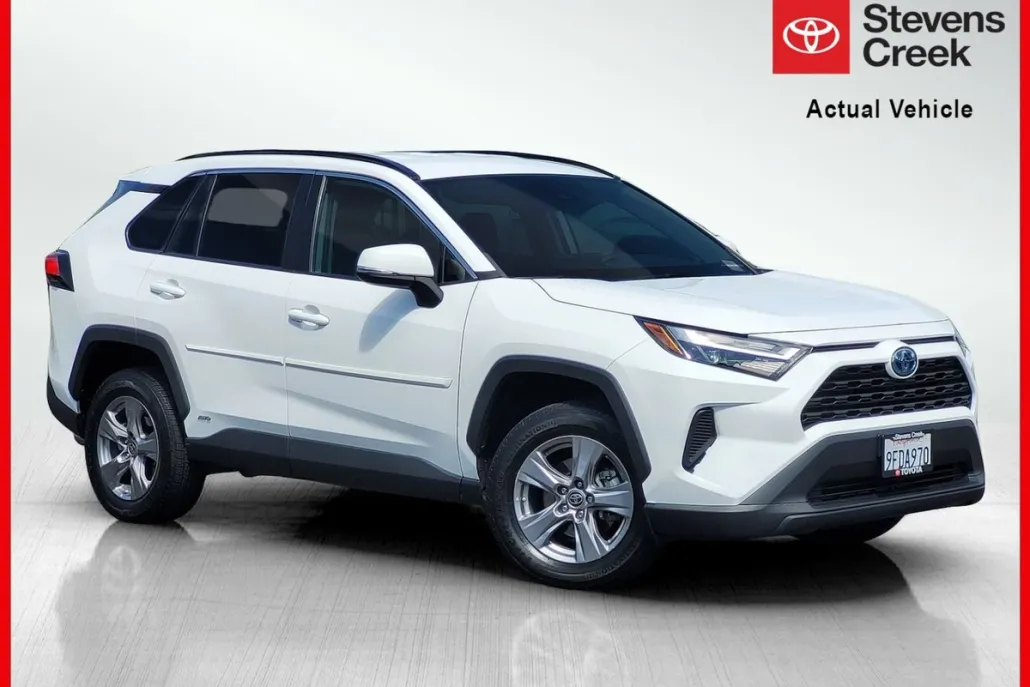 2023 Toyota RAV4 Hybrid LE photo 1