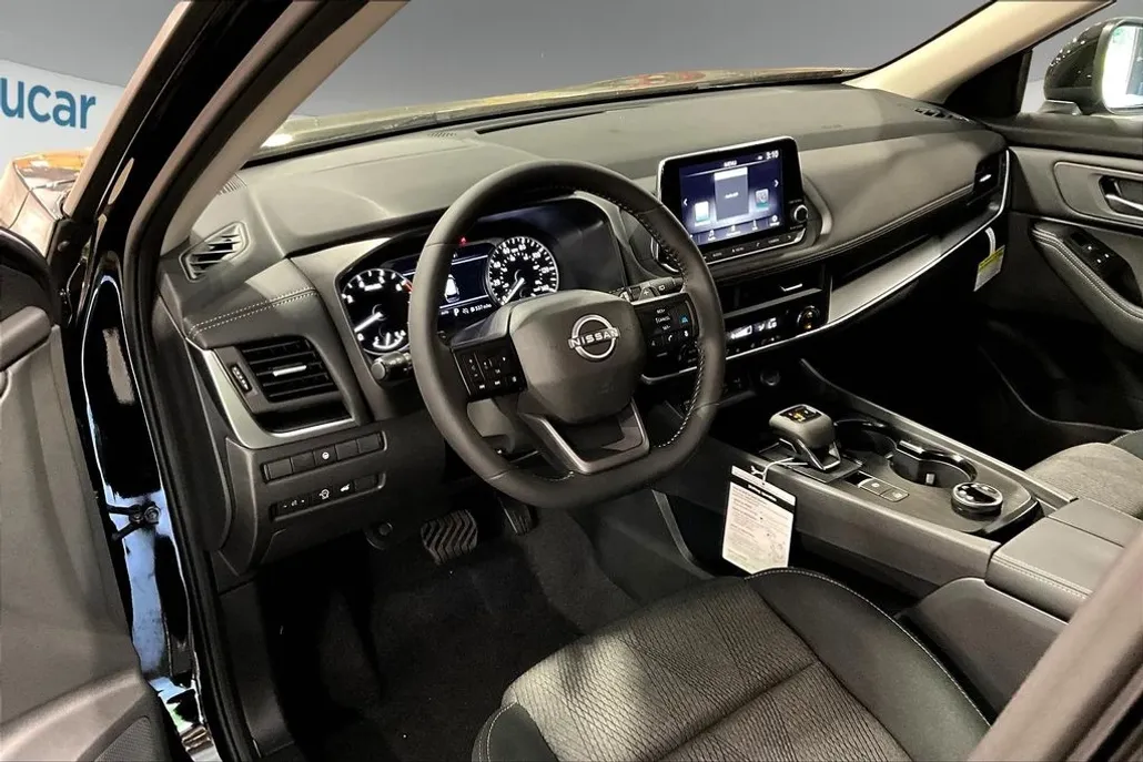 2026 Nissan Rogue SV photo 1