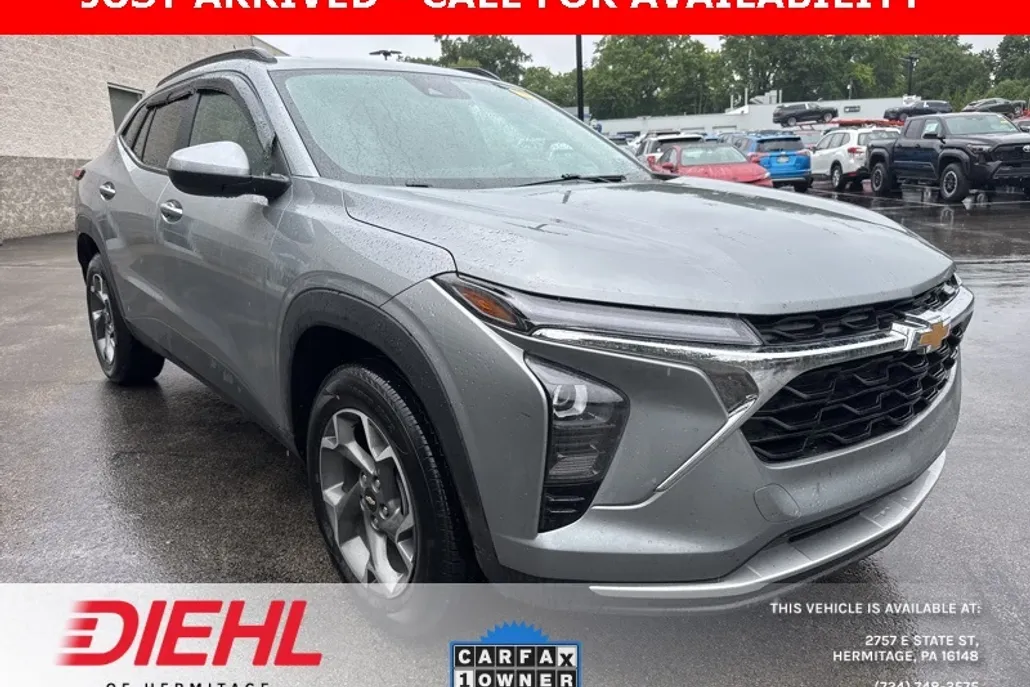 2024 Chevrolet Trax LT photo 1