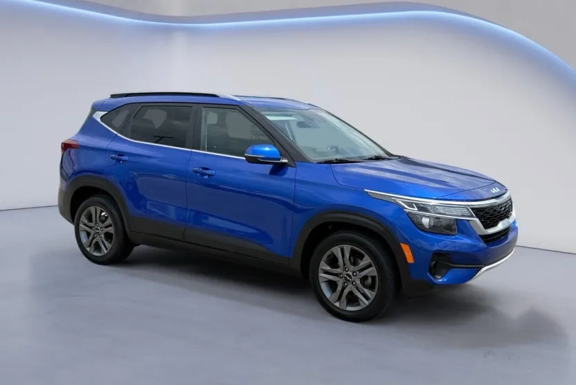 2023 Kia Seltos S photo 1