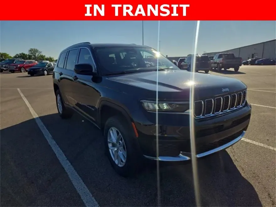 2022 Jeep Grand Cherokee Laredo photo 1