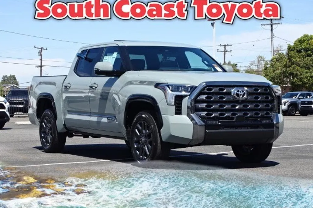 2025 Toyota Tundra Platinum CrewMax photo 1