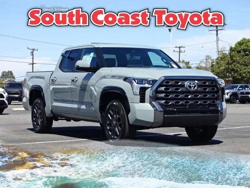2025 Toyota Tundra Platinum CrewMax photo 1