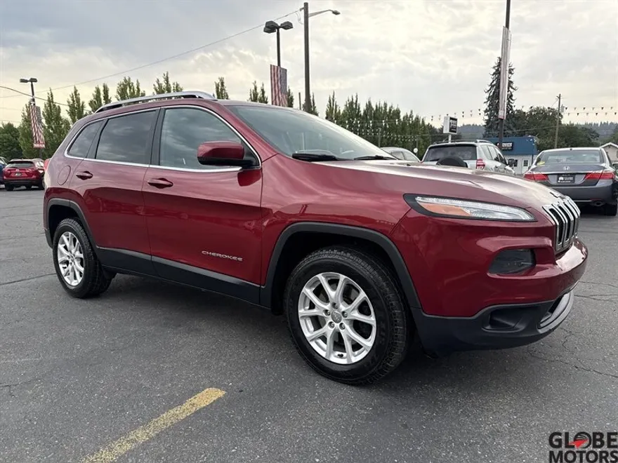 2016 Jeep Cherokee Latitude photo 1
