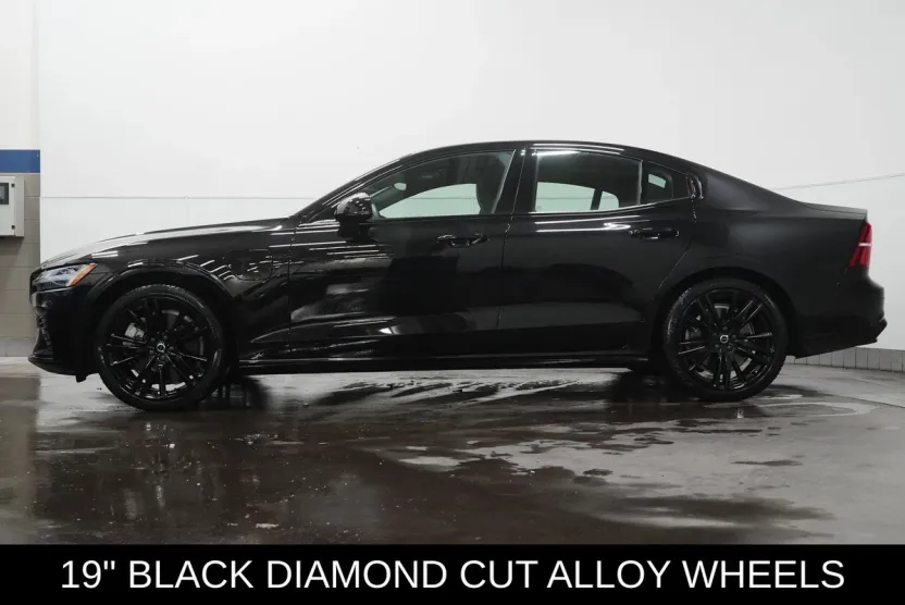2024 Volvo S60 T8 Plus Black Edition photo 1