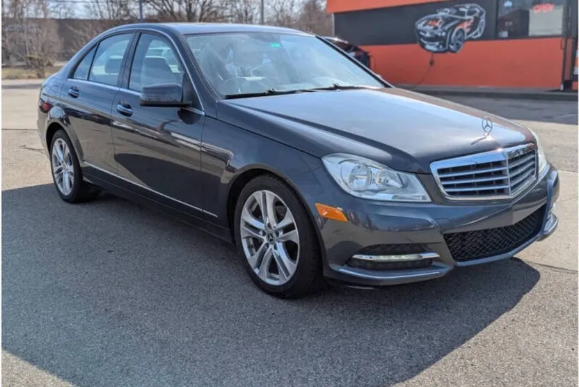 2013 Mercedes Benz C 250 Luxury photo 1