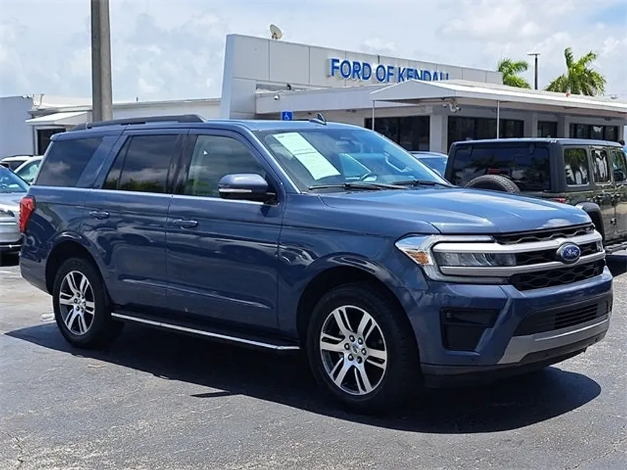 2022 Ford Expedition XLT photo 1