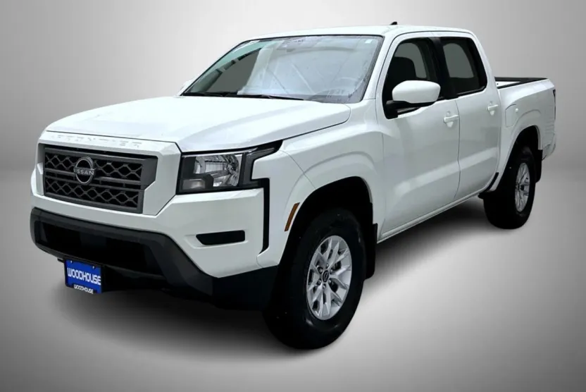 2024 Nissan Frontier SV photo 1