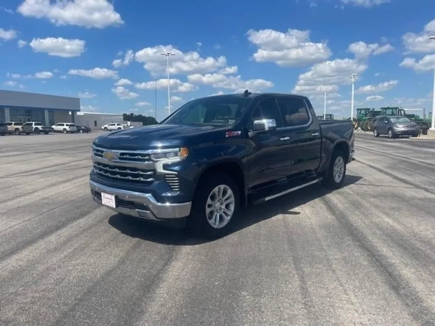 2022 Chevrolet Silverado 1500 LTZ photo 1