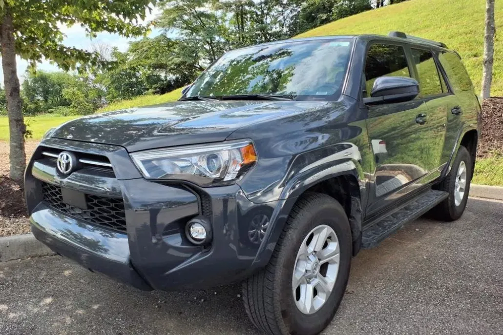 2024 Toyota 4Runner SR5 4WD photo 1