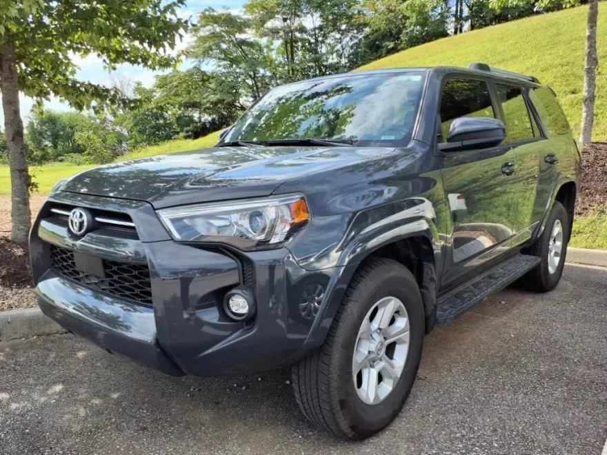 2024 Toyota 4Runner SR5 4WD photo 1