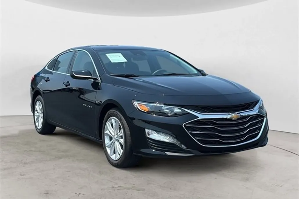 2025 Chevrolet Malibu 1LT photo 1