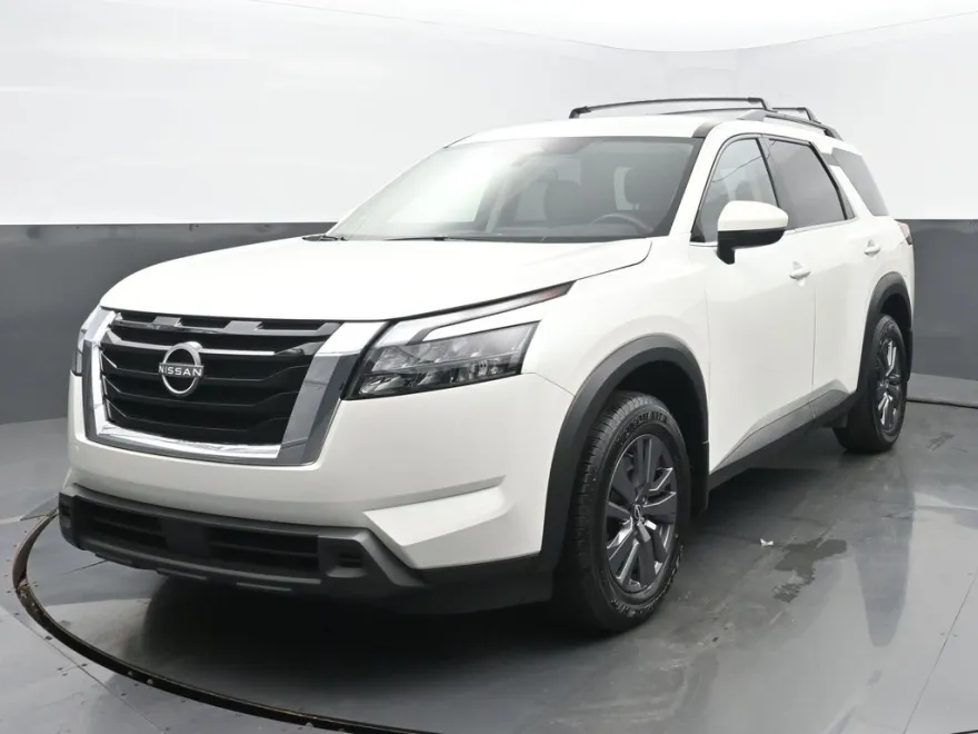2023 Nissan Pathfinder SV photo 1