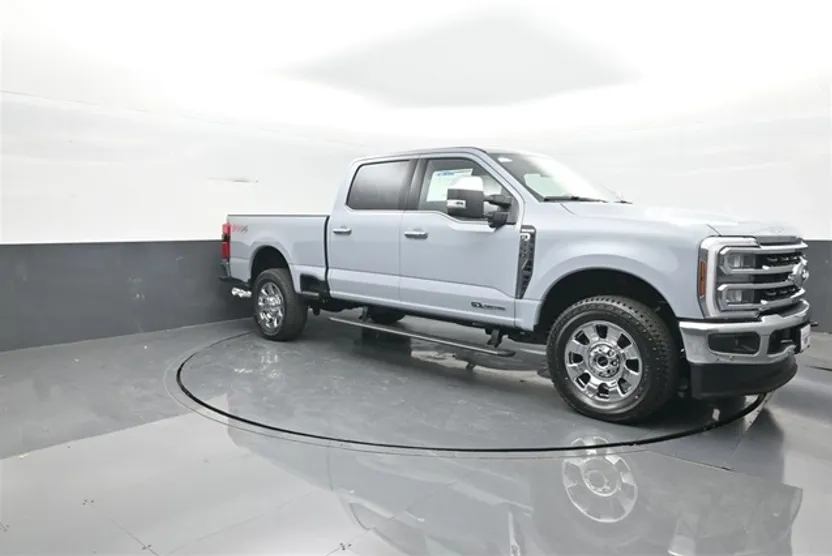 2025 Ford F-350 King Ranch photo 1