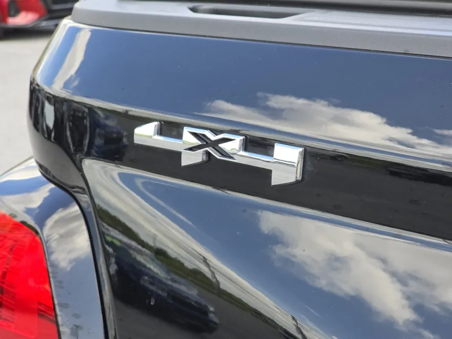 2025 Gmc Canyon Elevation photo 1