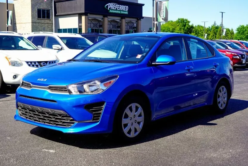 2023 Kia Rio S photo 1