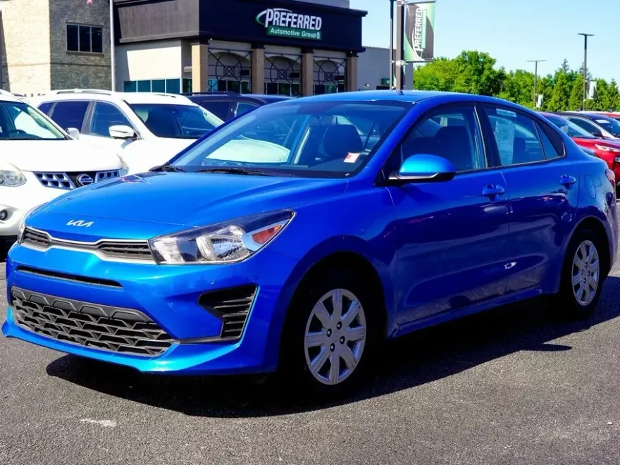 2023 Kia Rio S photo 1