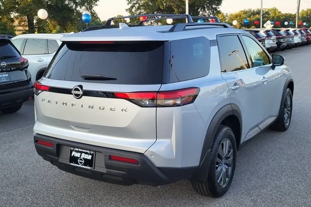 2025 Nissan Pathfinder SV photo 1