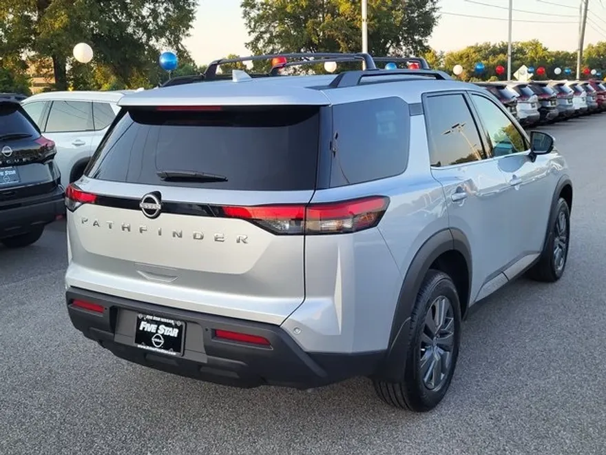 2025 Nissan Pathfinder SV photo 1