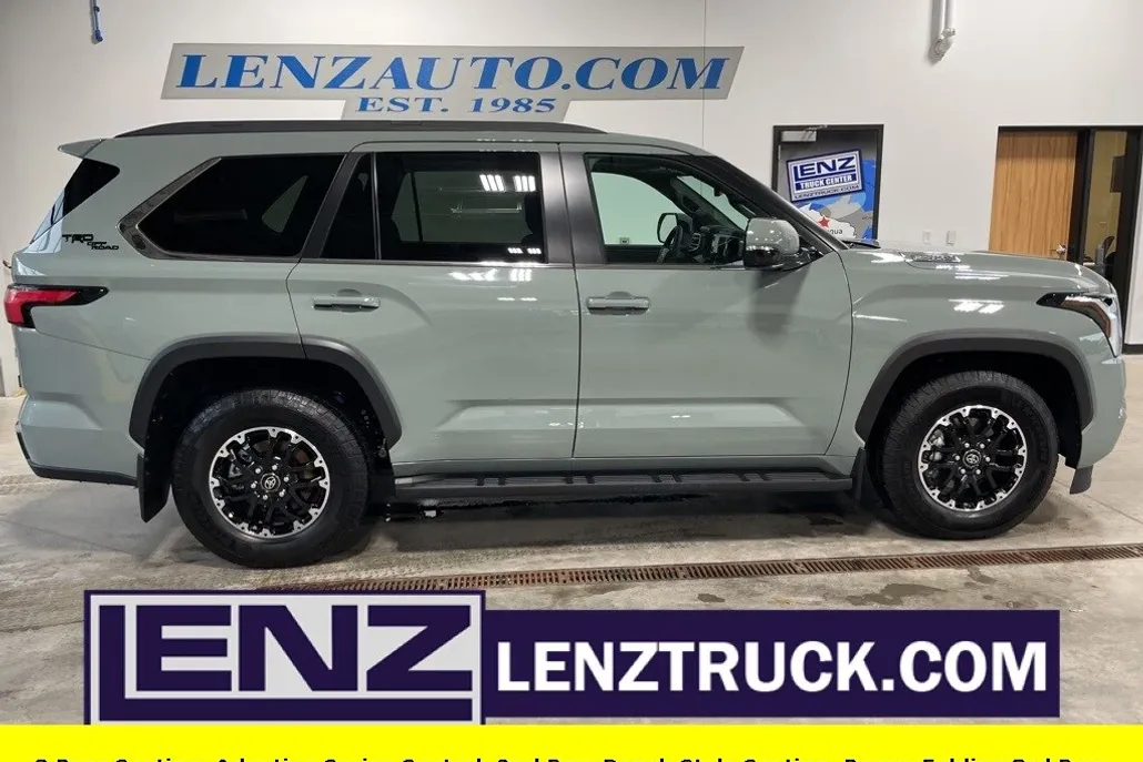 2025 Toyota Sequoia Platinum photo 1