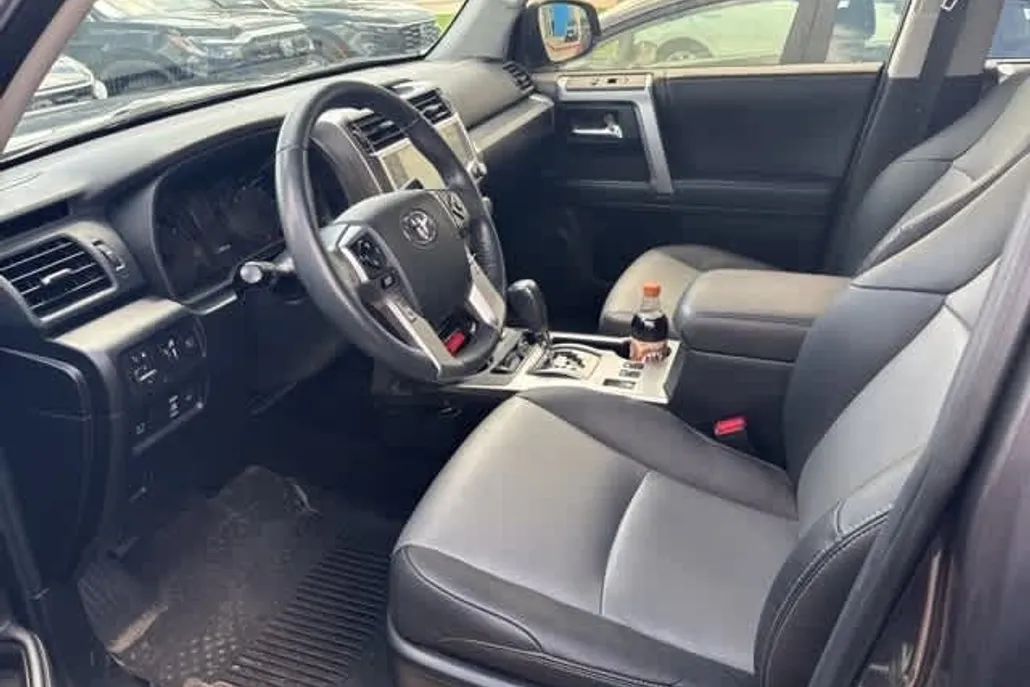 2023 Toyota 4Runner SR5 Premium photo 1