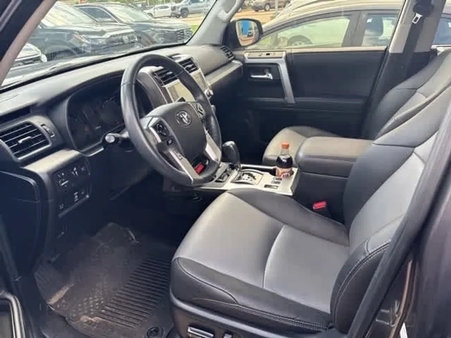 2023 Toyota 4Runner SR5 Premium photo 1