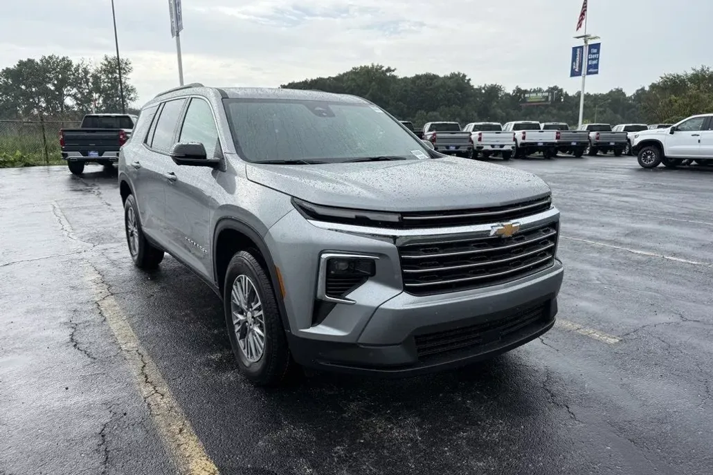 2026 Chevrolet Traverse 1LT photo 1