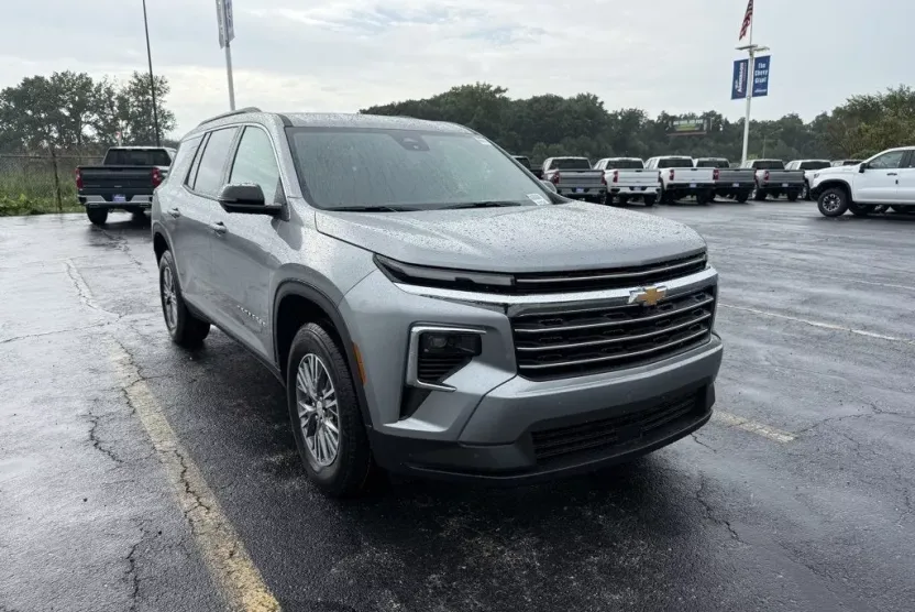 2026 Chevrolet Traverse 1LT photo 1