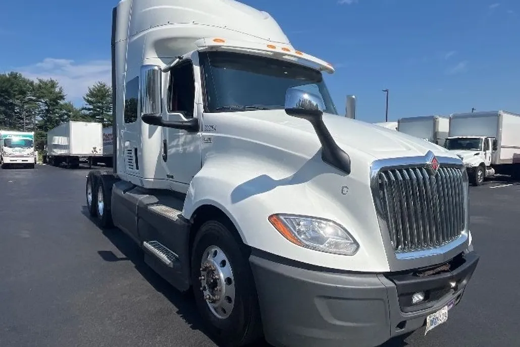 2019 International LT625 LT photo 1