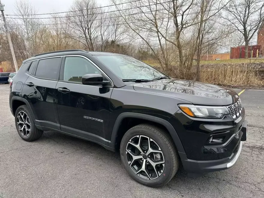 2025 Jeep Compass Limited photo 1