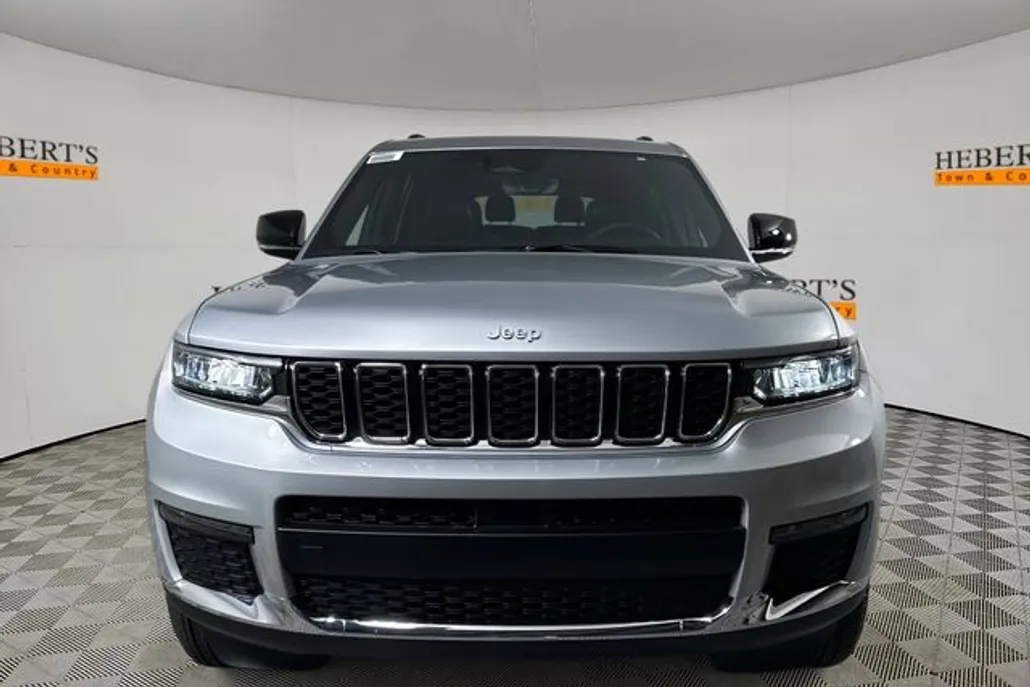 2025 Jeep Grand Cherokee Limited photo 1