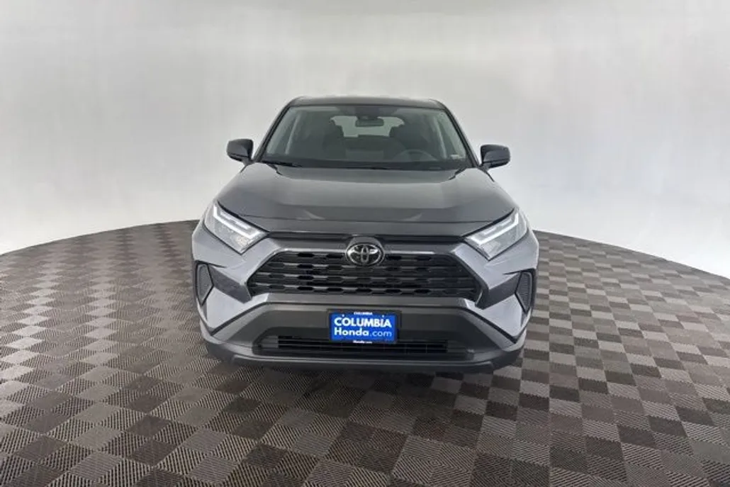 2024 Toyota RAV4 LE photo 1