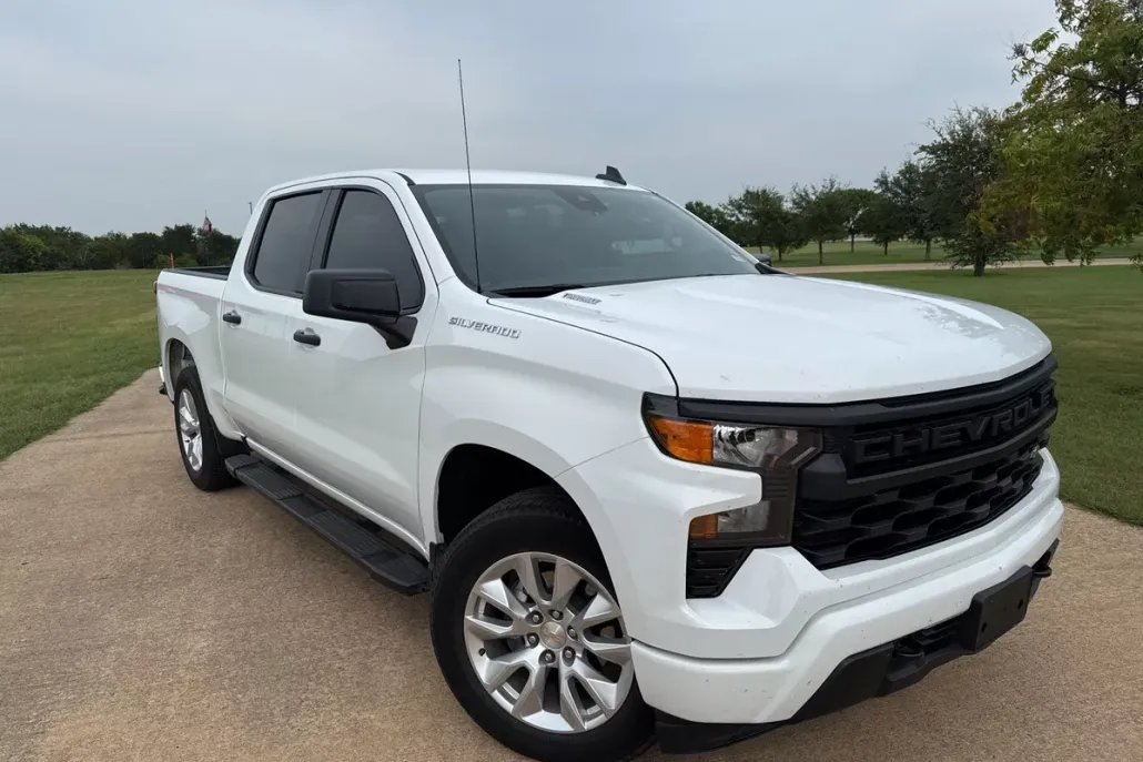 2024 Chevrolet Silverado 1500 Custom photo 1