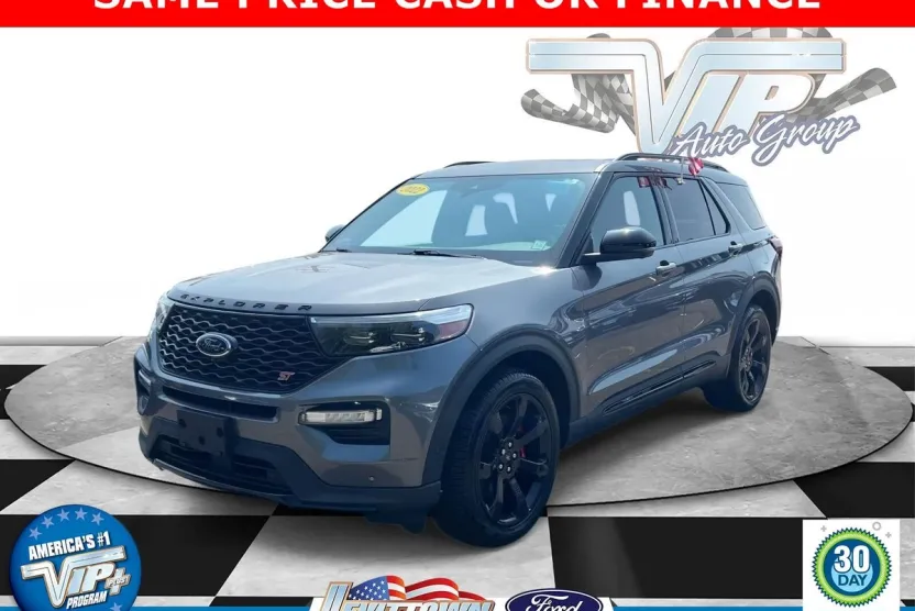 2022 Ford Explorer ST photo 1