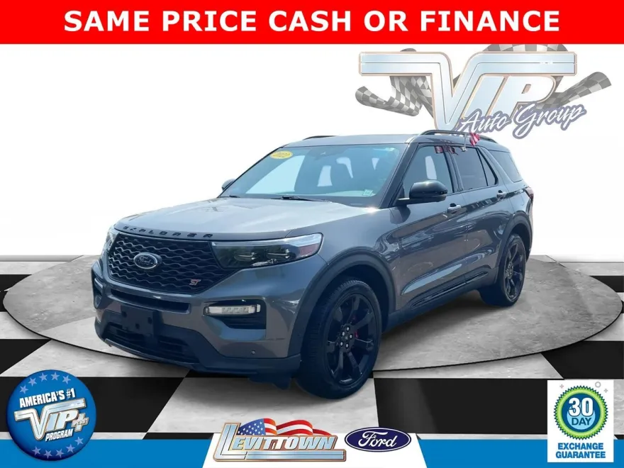 2022 Ford Explorer ST photo 1