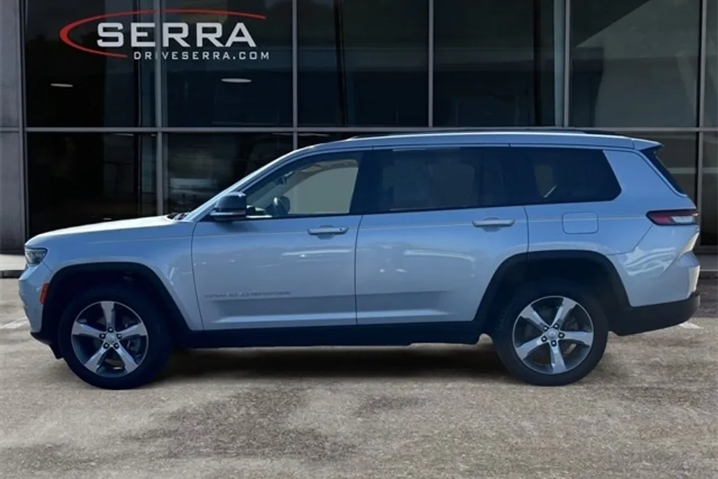 2022 Jeep Cherokee Limited Sport photo 1