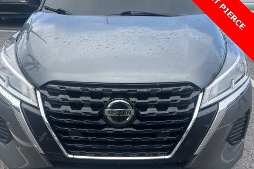 2021 Nissan Kicks S photo 1