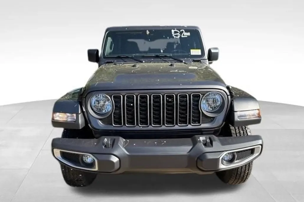 2025 Jeep Gladiator Sport S photo 1