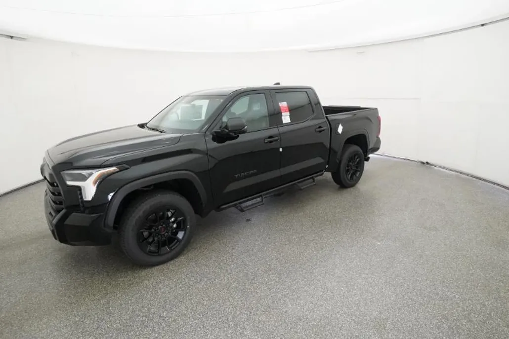 2026 Toyota Tundra SR5 CrewMax photo 1