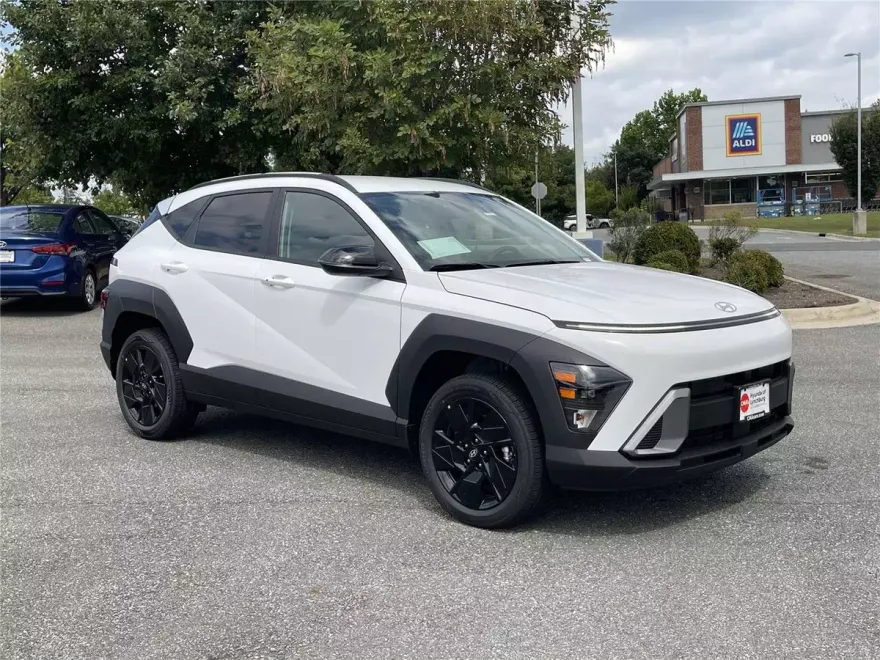 2026 Hyundai Kona SEL photo 1
