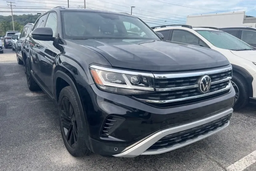 2022 Volkswagen Atlas Cross Sport V6 SE Technology photo 1