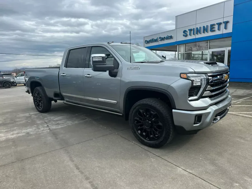 2025 Chevrolet Silverado 2500HD High Country photo 1