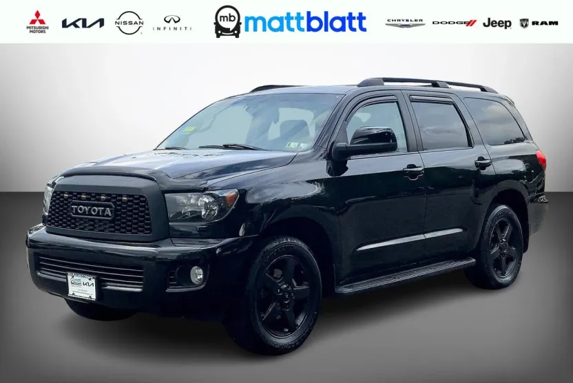 2016 Toyota Sequoia SR5 photo 1