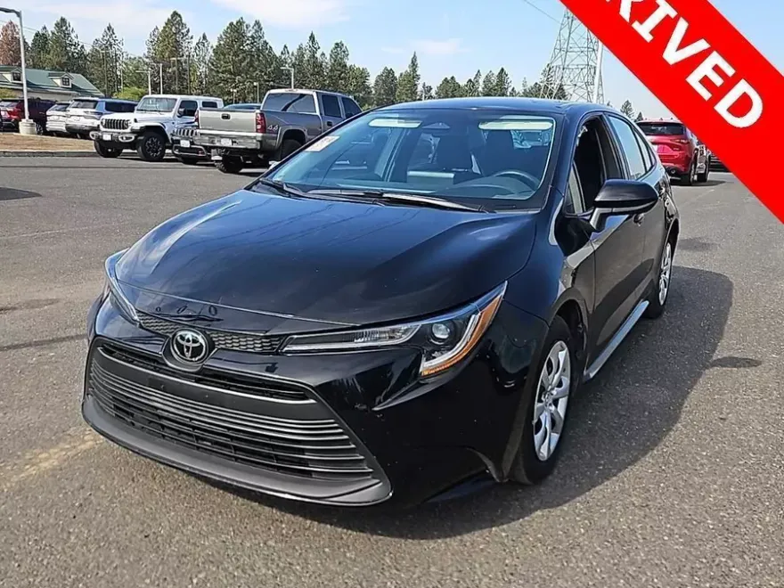 2024 Toyota Corolla LE photo 1