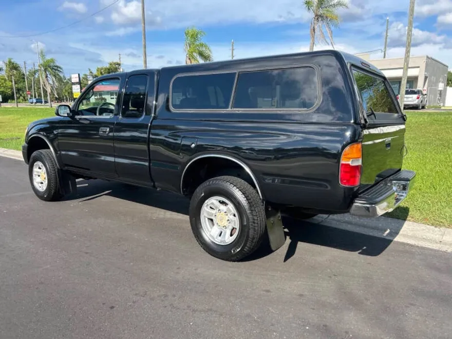 2000 Toyota Tacoma PreRunner V6 photo 1