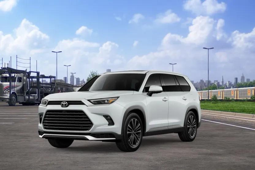 2026 Toyota Highlander Platinum Hybrid photo 1